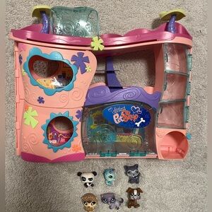 Littlest Pet Shop Cozy Care Adoption Center